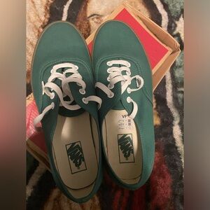 Men’s Size 10 Brand New With Box Green Gum Sole Old School Vans